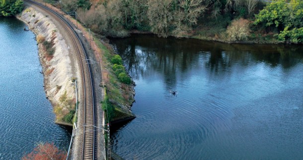 Drones 5G para controlar las vías del tren