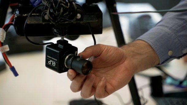 Drones 5G para controlar las vías del tren